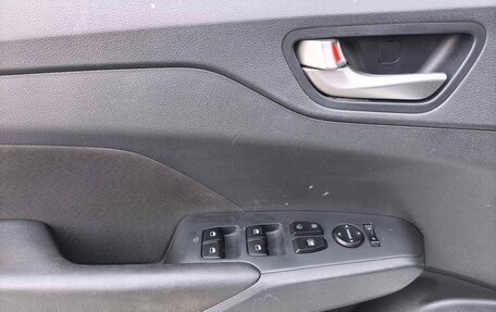Hyundai Solaris II рестайлинг, 2018 год, 1 167 000 рублей, 13 фотография