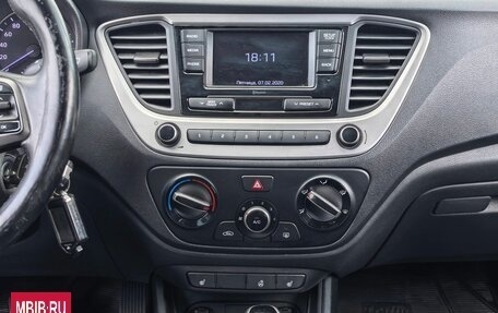 Hyundai Solaris II рестайлинг, 2018 год, 1 167 000 рублей, 12 фотография