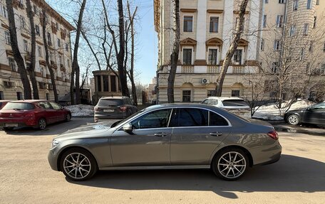Mercedes-Benz E-Класс, 2021 год, 3 650 000 рублей, 2 фотография