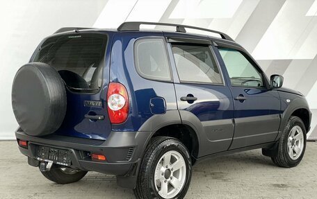 Chevrolet Niva I рестайлинг, 2018 год, 858 000 рублей, 7 фотография