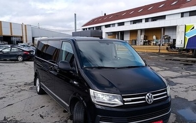 Volkswagen Multivan T6 рестайлинг, 2017 год, 4 100 000 рублей, 1 фотография