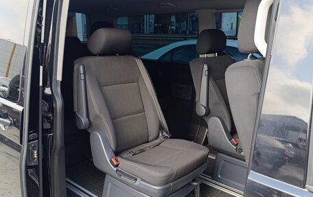 Volkswagen Multivan T6 рестайлинг, 2017 год, 4 100 000 рублей, 5 фотография