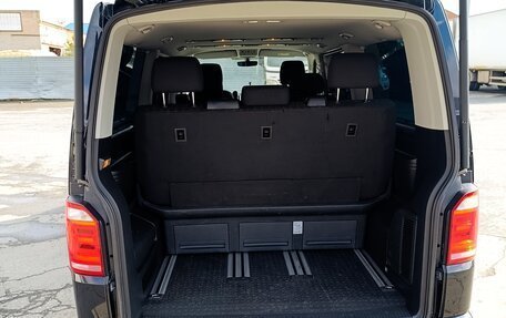 Volkswagen Multivan T6 рестайлинг, 2017 год, 4 100 000 рублей, 9 фотография