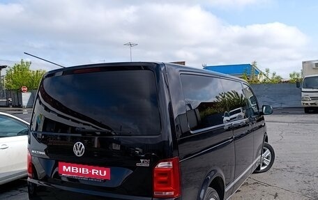 Volkswagen Multivan T6 рестайлинг, 2017 год, 4 100 000 рублей, 4 фотография