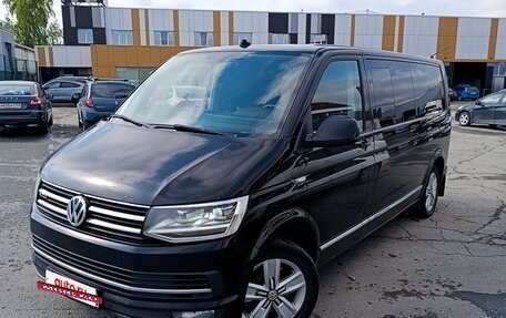 Volkswagen Multivan T6 рестайлинг, 2017 год, 4 100 000 рублей, 2 фотография