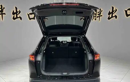 Honda Vezel, 2023 год, 1 825 000 рублей, 8 фотография