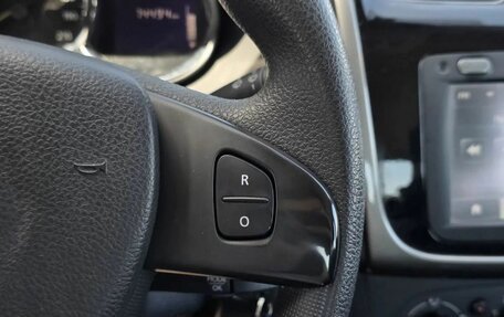 Renault Logan II, 2015 год, 820 000 рублей, 10 фотография