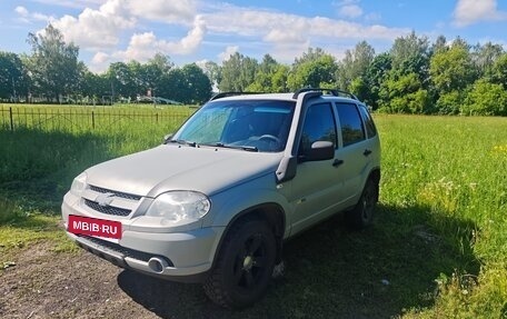 Chevrolet Niva I рестайлинг, 2016 год, 630 000 рублей, 3 фотография