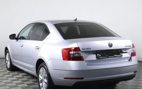 Skoda Octavia, 2018 год, 1 450 000 рублей, 10 фотография