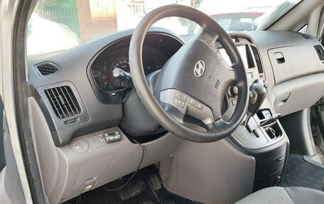 Hyundai Grand Starex Grand Starex I рестайлинг 2, 2008 год, 1 250 000 рублей, 18 фотография
