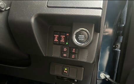 Toyota Roomy I, 2019 год, 1 299 000 рублей, 10 фотография