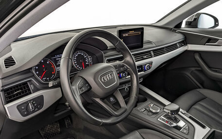Audi A4, 2018 год, 2 800 000 рублей, 15 фотография