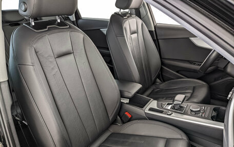 Audi A4, 2018 год, 2 800 000 рублей, 24 фотография