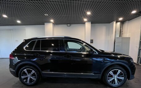 Volkswagen Tiguan II, 2017 год, 2 660 000 рублей, 2 фотография