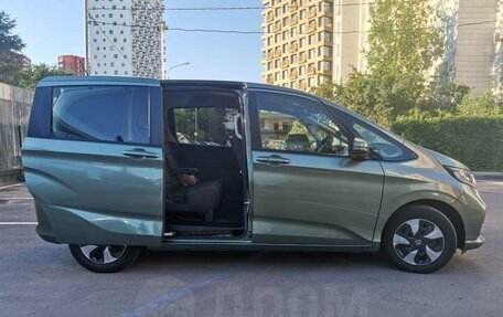 Honda Freed II, 2024 год, 2 200 000 рублей, 7 фотография