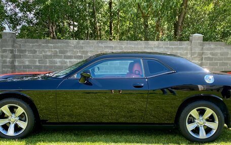 Dodge Challenger III рестайлинг 2, 2019 год, 3 500 000 рублей, 4 фотография