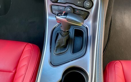 Dodge Challenger III рестайлинг 2, 2019 год, 3 500 000 рублей, 12 фотография