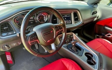 Dodge Challenger III рестайлинг 2, 2019 год, 3 500 000 рублей, 10 фотография