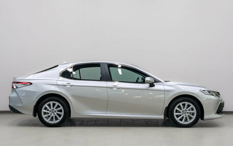 Toyota Camry, 2021 год, 3 750 000 рублей, 4 фотография