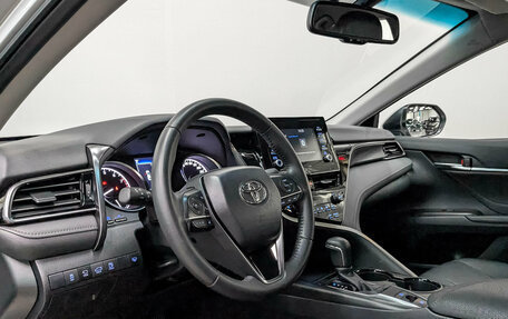 Toyota Camry, 2021 год, 3 750 000 рублей, 15 фотография