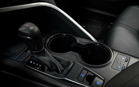 Toyota Camry, 2021 год, 3 750 000 рублей, 20 фотография