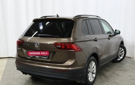 Volkswagen Tiguan II, 2019 год, 2 275 000 рублей, 4 фотография