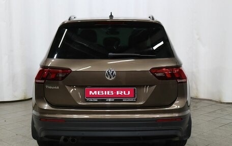 Volkswagen Tiguan II, 2019 год, 2 275 000 рублей, 5 фотография