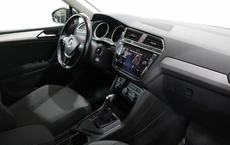 Volkswagen Tiguan II, 2019 год, 2 275 000 рублей, 12 фотография