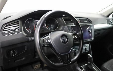 Volkswagen Tiguan II, 2019 год, 2 275 000 рублей, 10 фотография