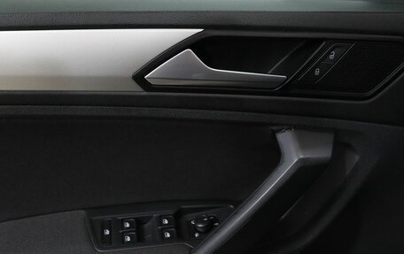 Volkswagen Tiguan II, 2019 год, 2 275 000 рублей, 20 фотография