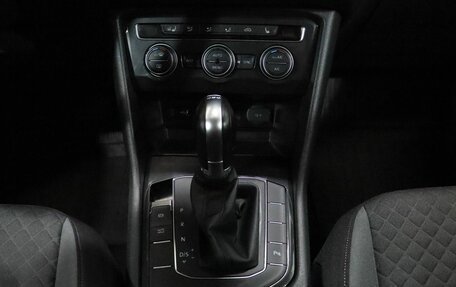 Volkswagen Tiguan II, 2019 год, 2 275 000 рублей, 18 фотография