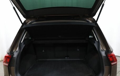 Volkswagen Tiguan II, 2019 год, 2 275 000 рублей, 24 фотография