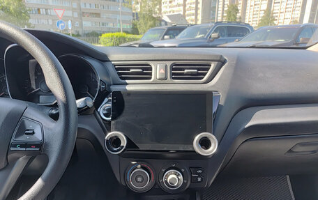 KIA Rio III рестайлинг, 2013 год, 830 000 рублей, 18 фотография