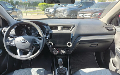 KIA Rio III рестайлинг, 2013 год, 830 000 рублей, 17 фотография