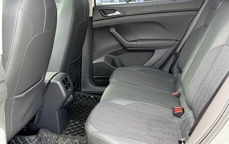 Volkswagen T-Cross I, 2022 год, 1 350 018 рублей, 9 фотография
