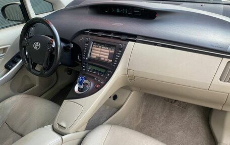 Toyota Prius, 2009 год, 699 000 рублей, 11 фотография