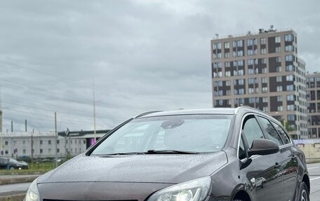 Opel Astra J, 2014 год, 925 000 рублей, 2 фотография