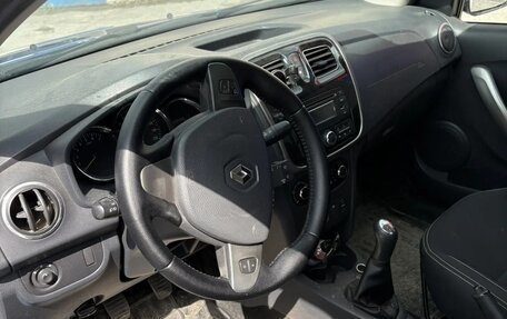 Renault Logan II, 2015 год, 650 000 рублей, 8 фотография