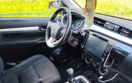 Toyota Hilux VIII, 2020 год, 3 500 000 рублей, 10 фотография