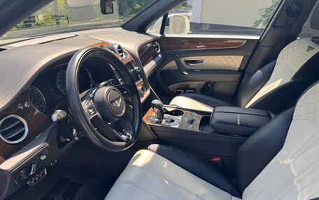 Bentley Bentayga I, 2017 год, 10 500 000 рублей, 6 фотография