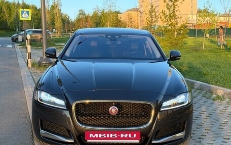 Jaguar XF II, 2016 год, 2 150 000 рублей, 2 фотография