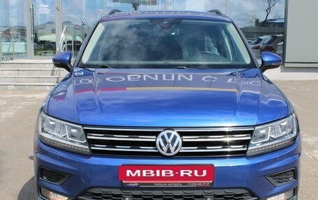 Volkswagen Tiguan II, 2020 год, 2 479 000 рублей, 2 фотография