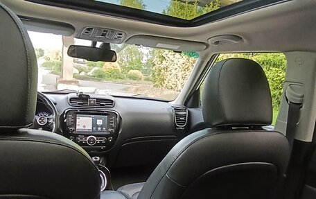 KIA Soul II рестайлинг, 2017 год, 2 200 000 рублей, 14 фотография