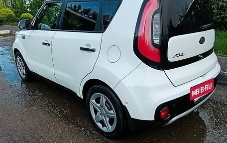 KIA Soul II рестайлинг, 2017 год, 2 200 000 рублей, 10 фотография