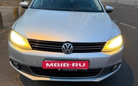 Volkswagen Jetta VI, 2013 год, 850 000 рублей, 3 фотография