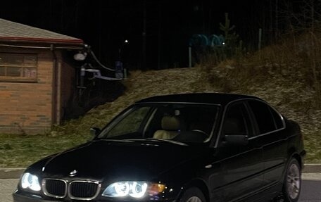 BMW 3 серия, 2004 год, 630 000 рублей, 11 фотография