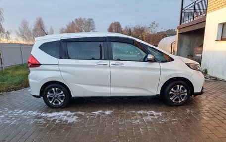 Honda Freed II, 2022 год, 2 150 000 рублей, 2 фотография