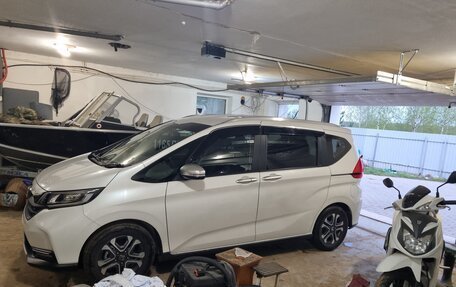 Honda Freed II, 2022 год, 2 150 000 рублей, 18 фотография