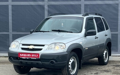 Chevrolet Niva I рестайлинг, 2017 год, 650 000 рублей, 3 фотография