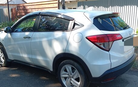 Honda Vezel, 2021 год, 2 150 000 рублей, 3 фотография